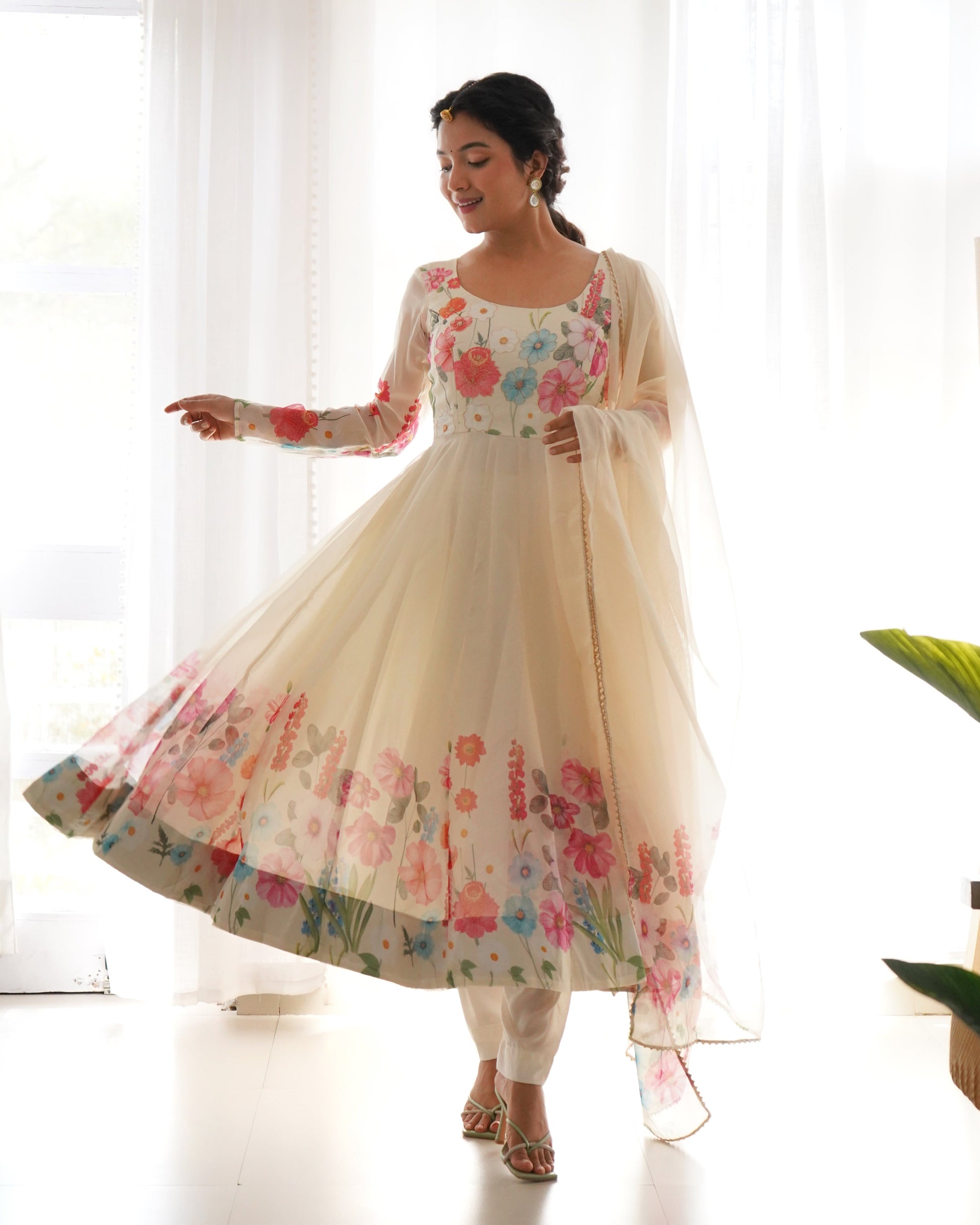 FLORAL ELEGANCE: CREAM COLOR FLOWER PRINT ANARKALI WITH ZARI WORK AND DUPATTA