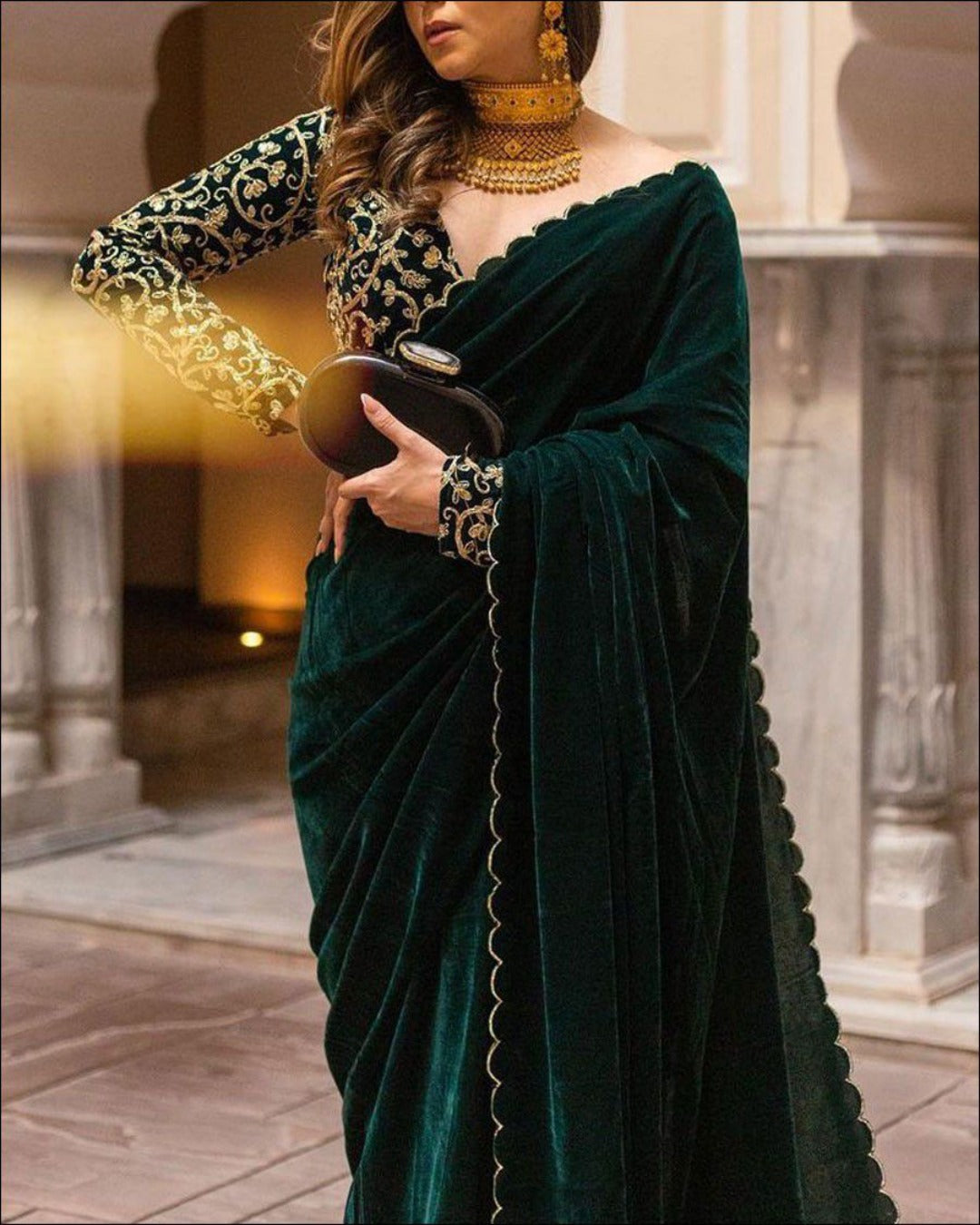 MAGNIFICENT LOOK GREEN COLOR VELVET FABRIC ZARI WORK PARTYWEAR SAREE