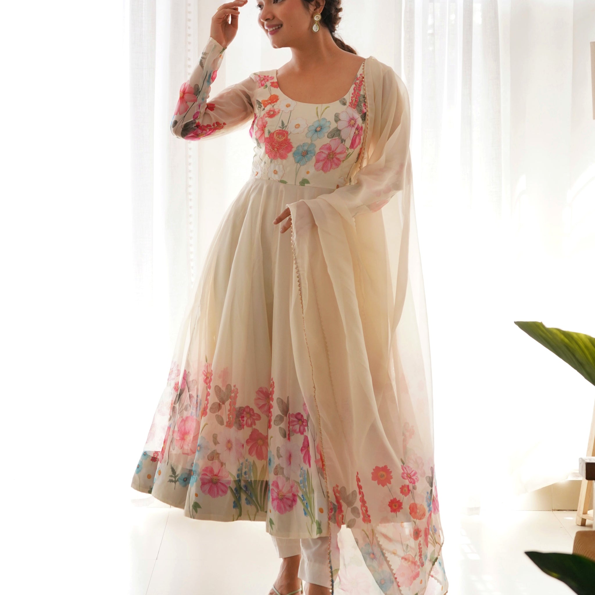 FLORAL ELEGANCE: CREAM COLOR FLOWER PRINT ANARKALI WITH ZARI WORK AND DUPATTA
