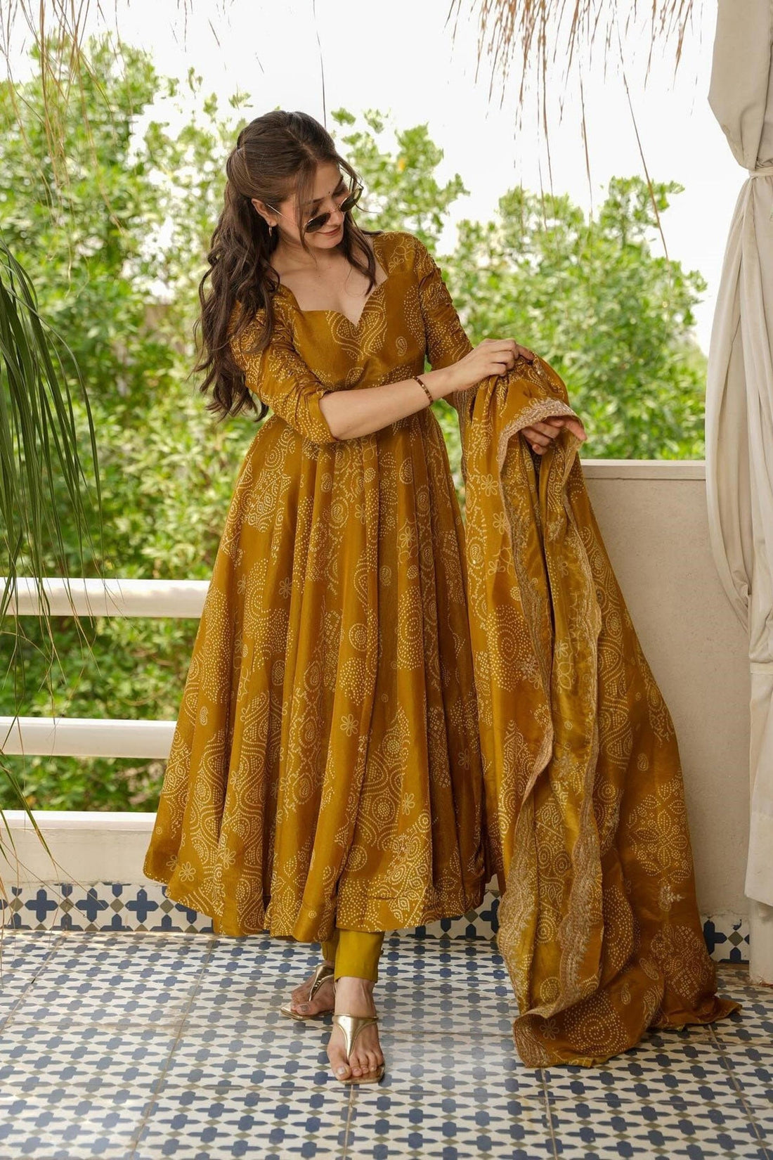 MUSTARD BANDHANI ANARKALI SUIT SET WITH PRINTED DUPATTA
