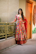 ELEGANT FLORAL MUSLIN SUIT SETWITH FAXU BLOOMING DUPATTA