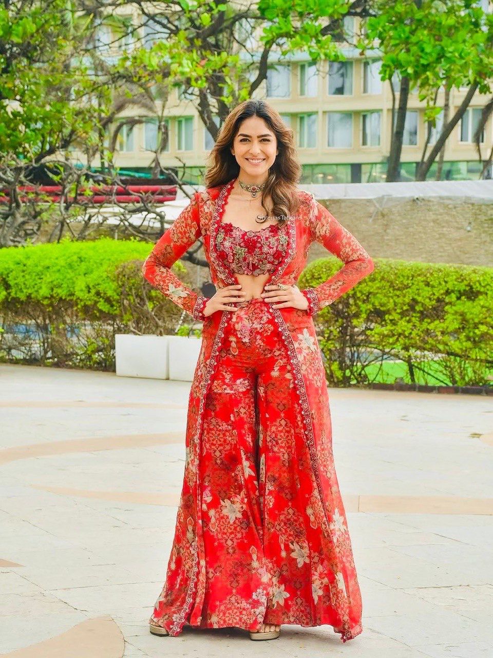 PREMIUM DESIGNER SHARARA SET – TRADITIONAL YET TRENDY