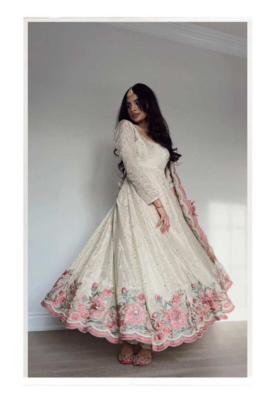 OFF-WHITE VICHITRA SILK GOWN SET