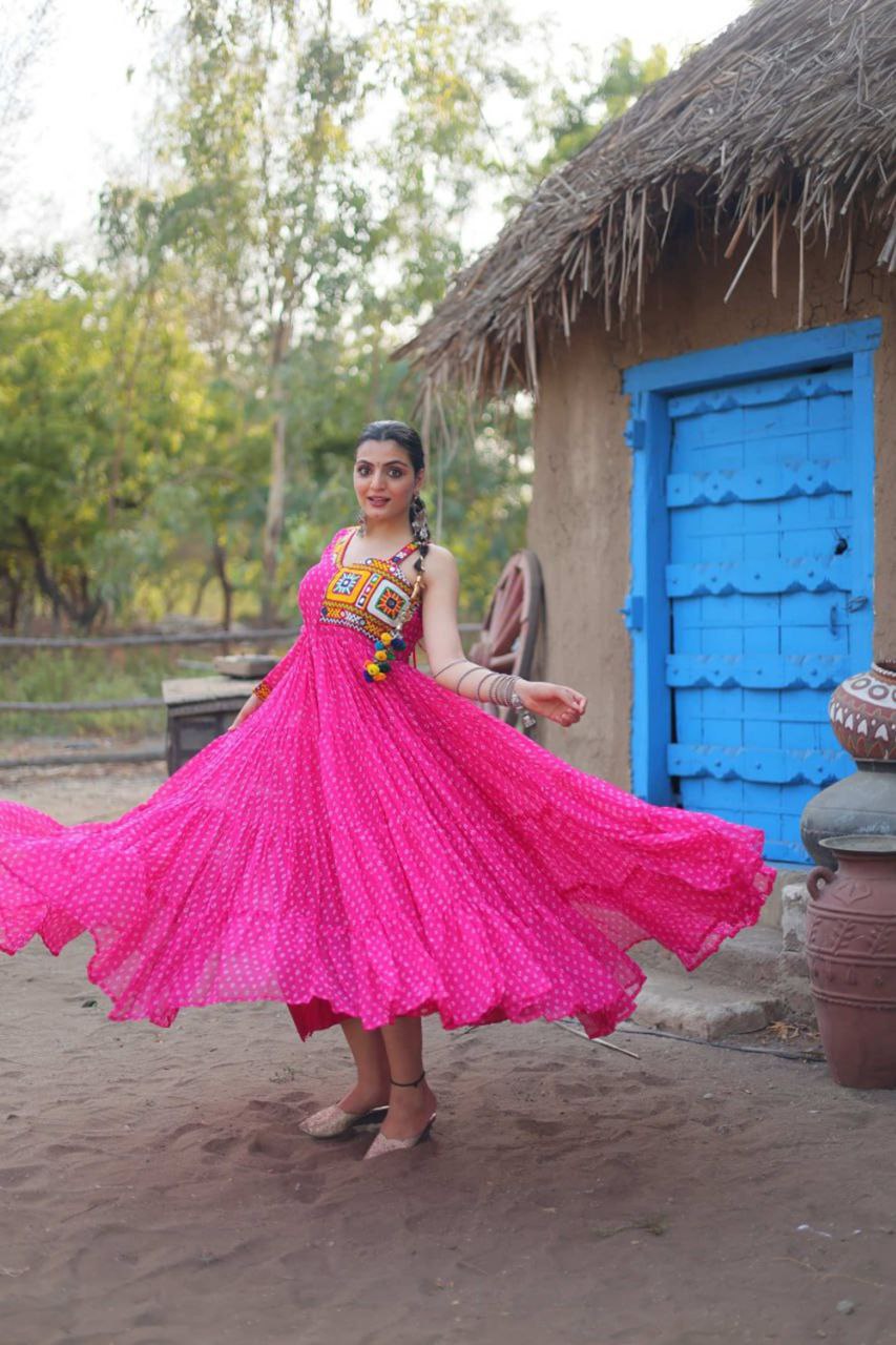 SOPHISTICATED PINK NAVRATRI ENSEMBLE TRADITIONAL & STYLISH