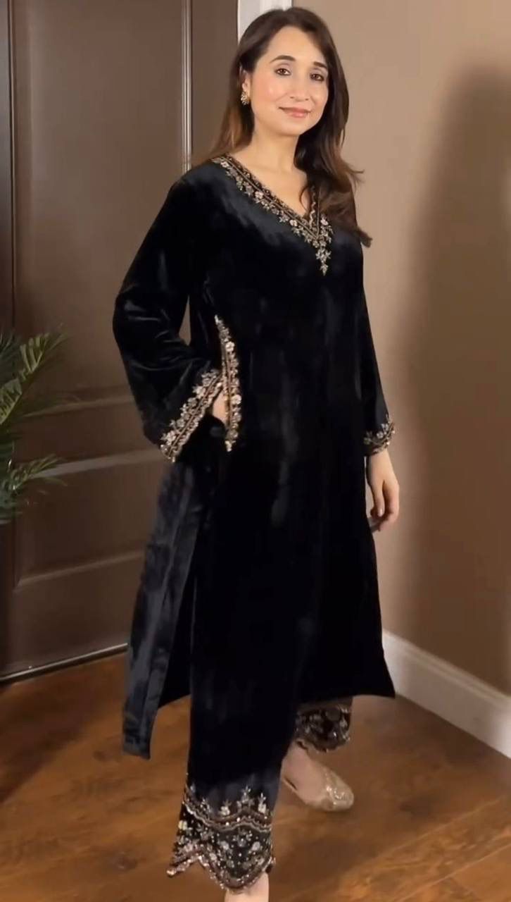 PREMIUM VELVET SALWAR KAMEEZ – ROYAL FESTIVE WEAR